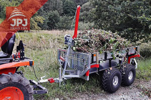 ATV-prikolica i kompaktni traktor